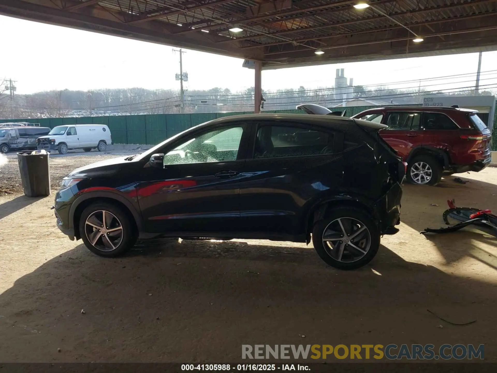 15 Photograph of a damaged car 3CZRU6H75NM705729 HONDA HR-V 2022