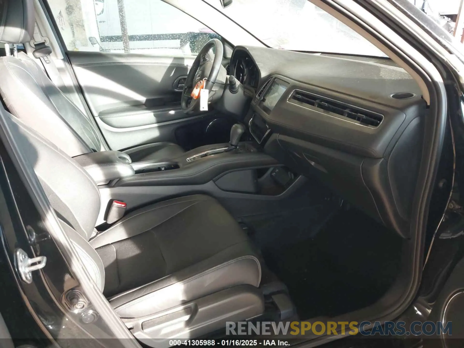 5 Photograph of a damaged car 3CZRU6H75NM705729 HONDA HR-V 2022