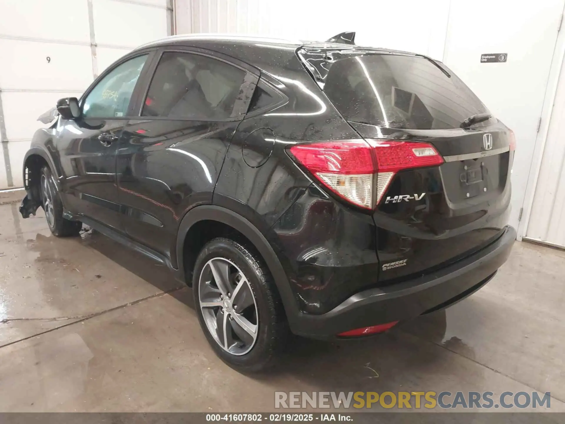 3 Photograph of a damaged car 3CZRU6H75NM731232 HONDA HR-V 2022