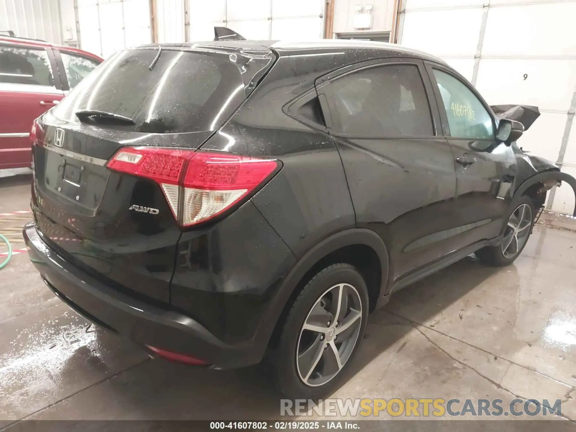 4 Photograph of a damaged car 3CZRU6H75NM731232 HONDA HR-V 2022