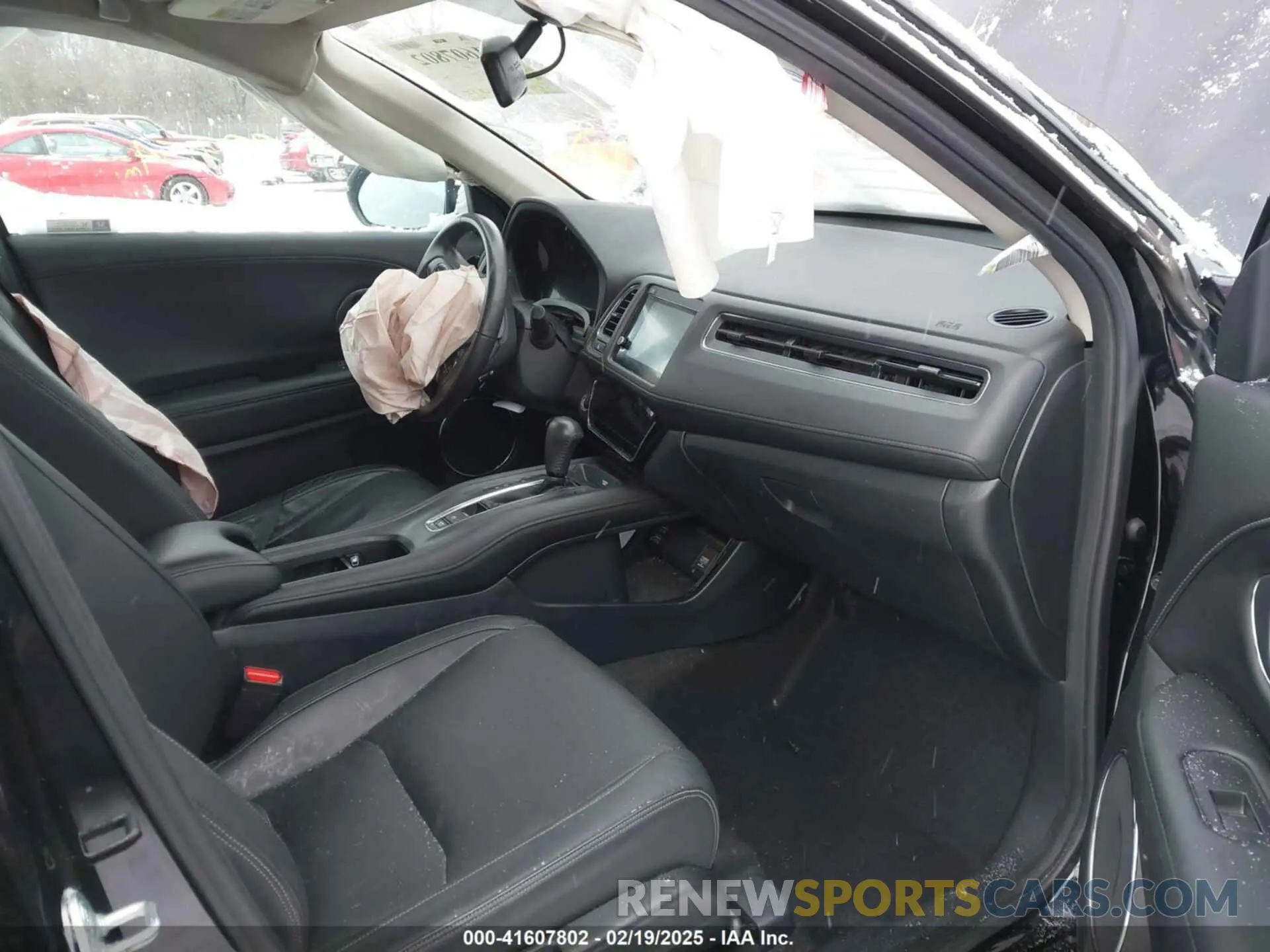 5 Photograph of a damaged car 3CZRU6H75NM731232 HONDA HR-V 2022
