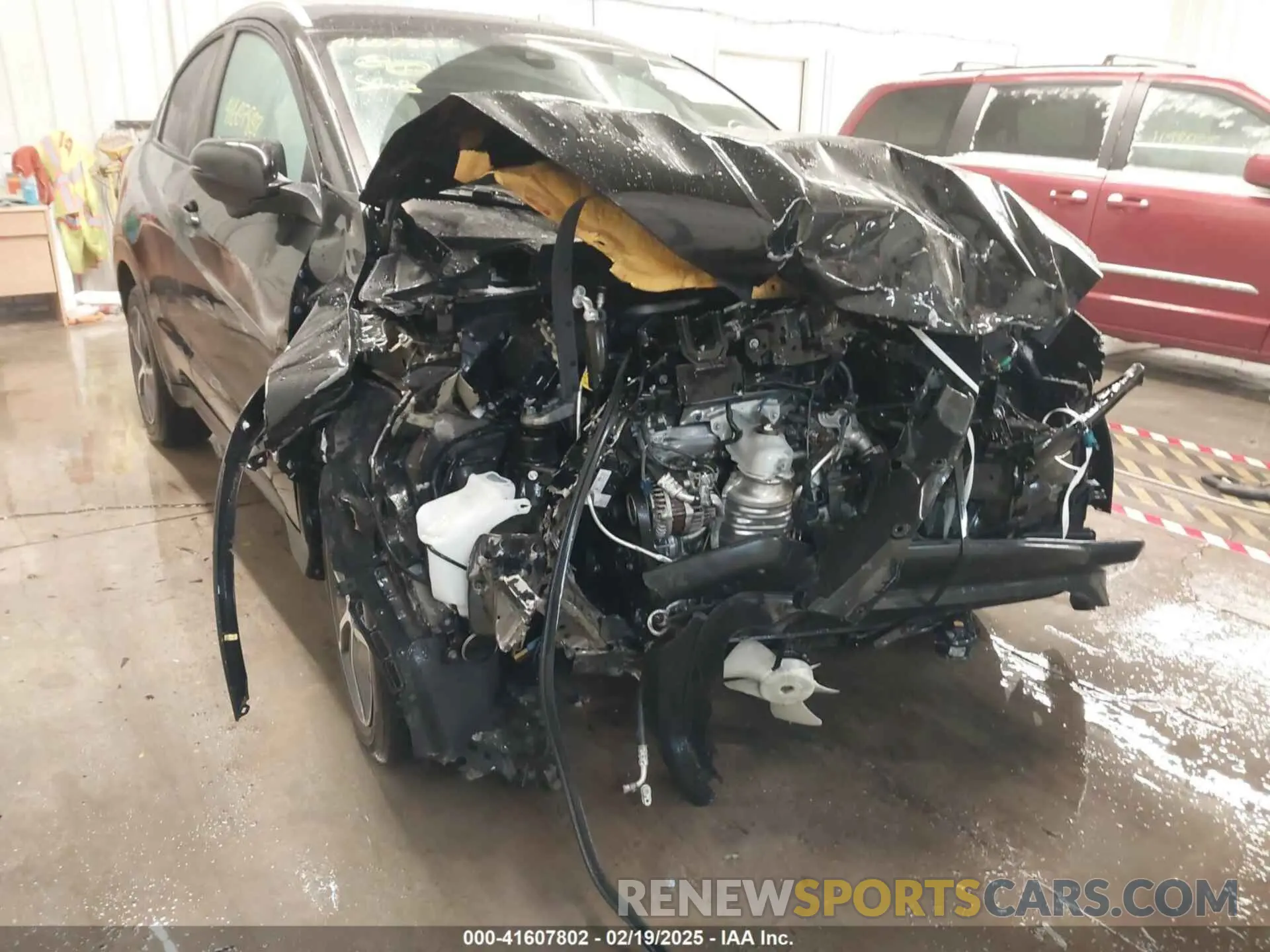 6 Photograph of a damaged car 3CZRU6H75NM731232 HONDA HR-V 2022