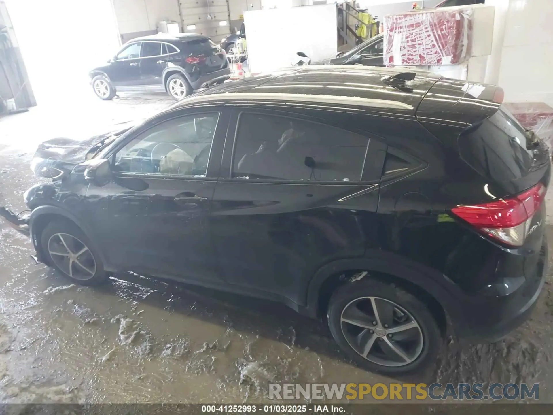 14 Photograph of a damaged car 3CZRU6H77NM700046 HONDA HR-V 2022