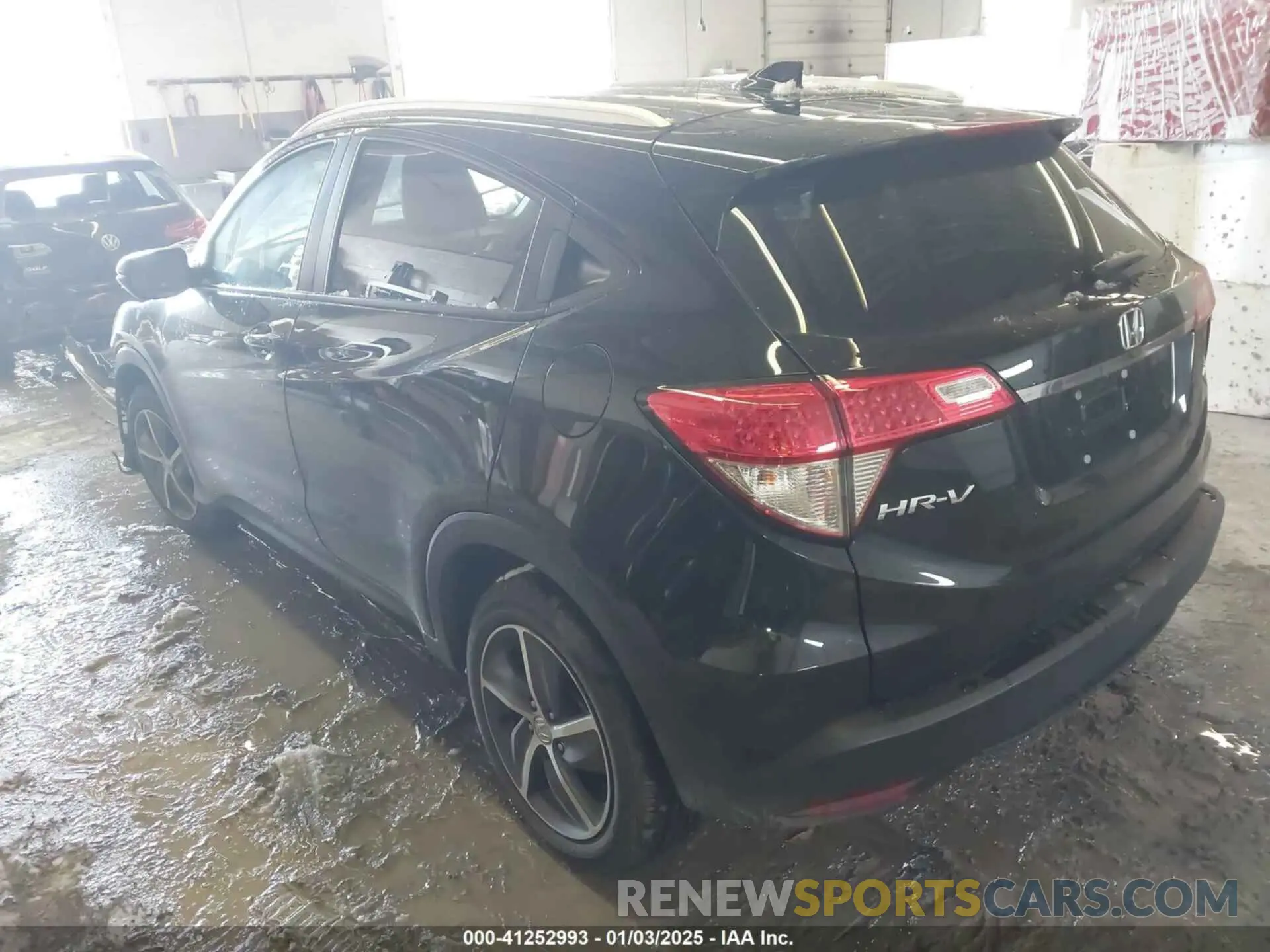 3 Photograph of a damaged car 3CZRU6H77NM700046 HONDA HR-V 2022