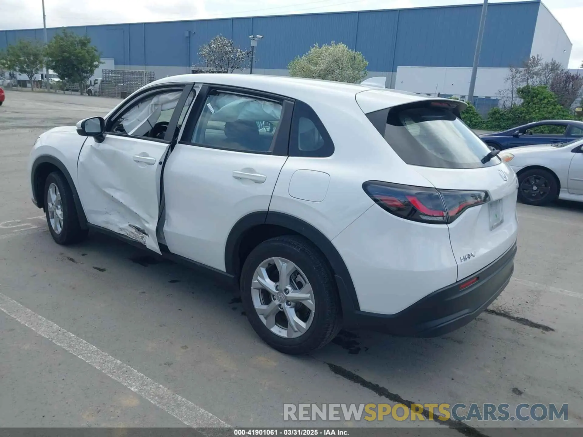 3 Фотография поврежденного автомобиля 3CZRZ1H30PM737458 HONDA HR-V 2023