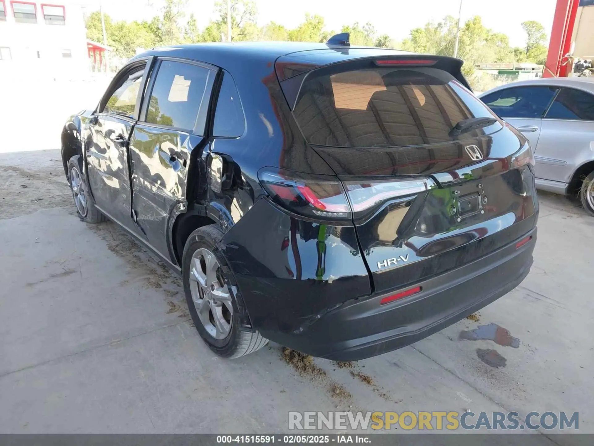 3 Photograph of a damaged car 3CZRZ1H30PM742420 HONDA HR-V 2023