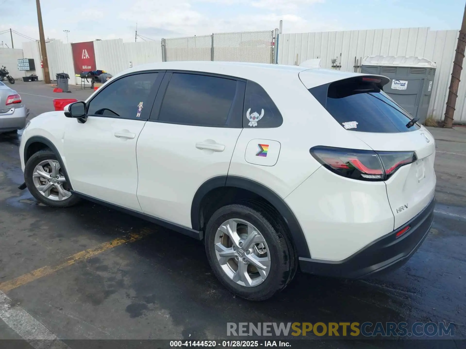 3 Фотография поврежденного автомобиля 3CZRZ1H32PM739454 HONDA HR-V 2023