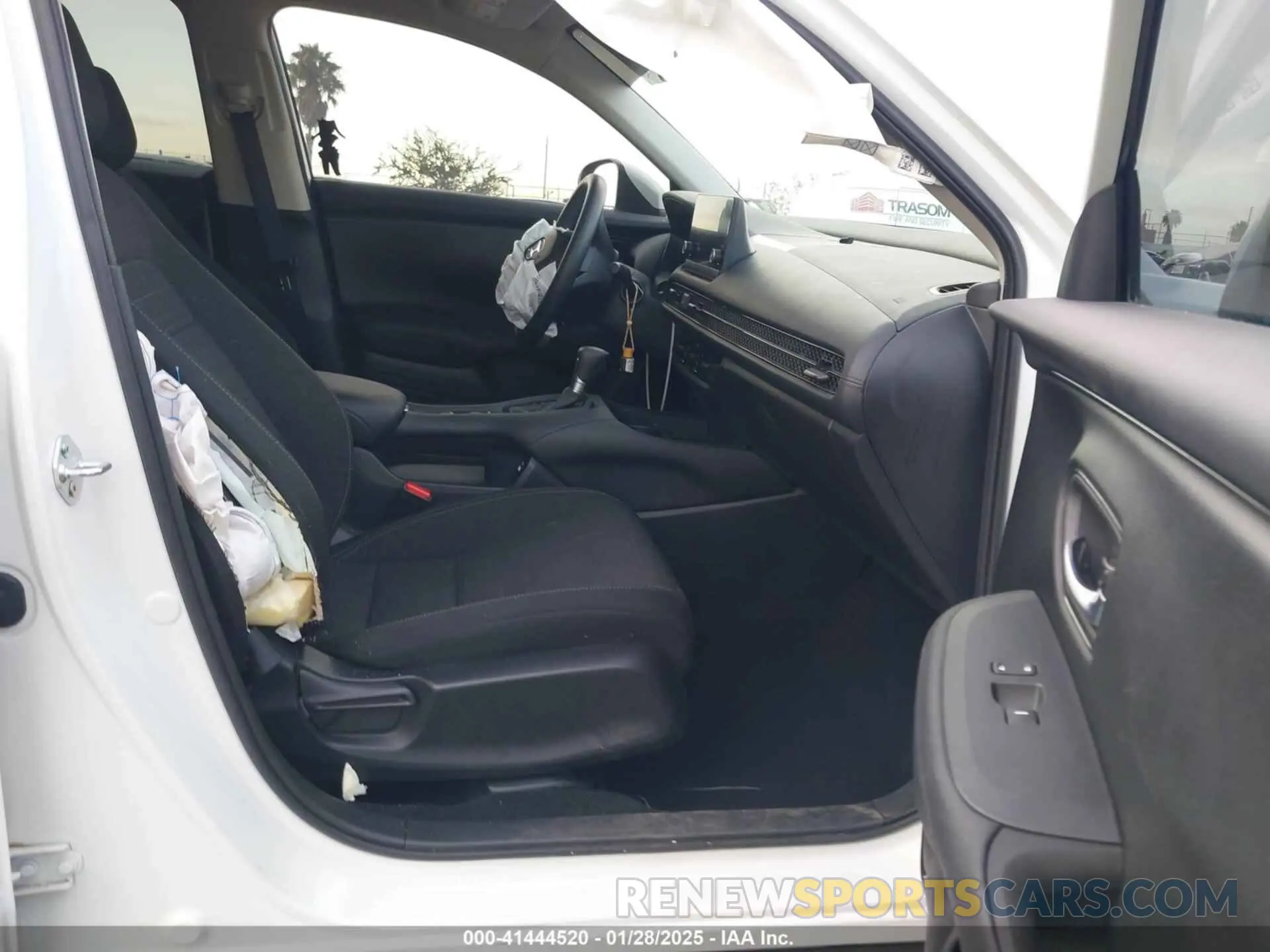 5 Фотография поврежденного автомобиля 3CZRZ1H32PM739454 HONDA HR-V 2023