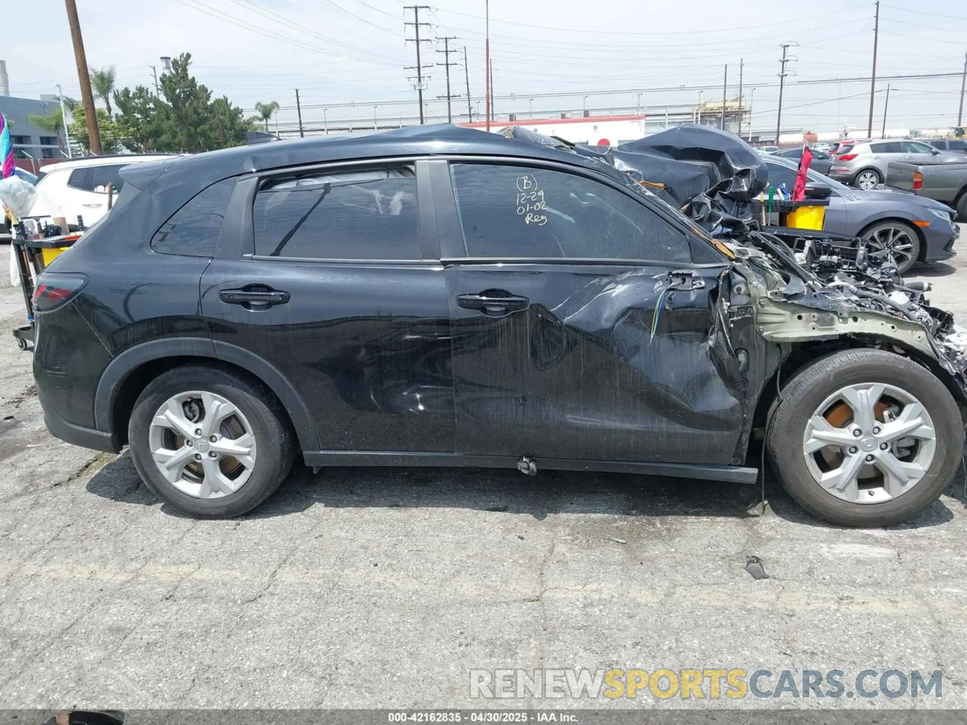 13 Photograph of a damaged car 3CZRZ1H32PM742306 HONDA HR-V 2023
