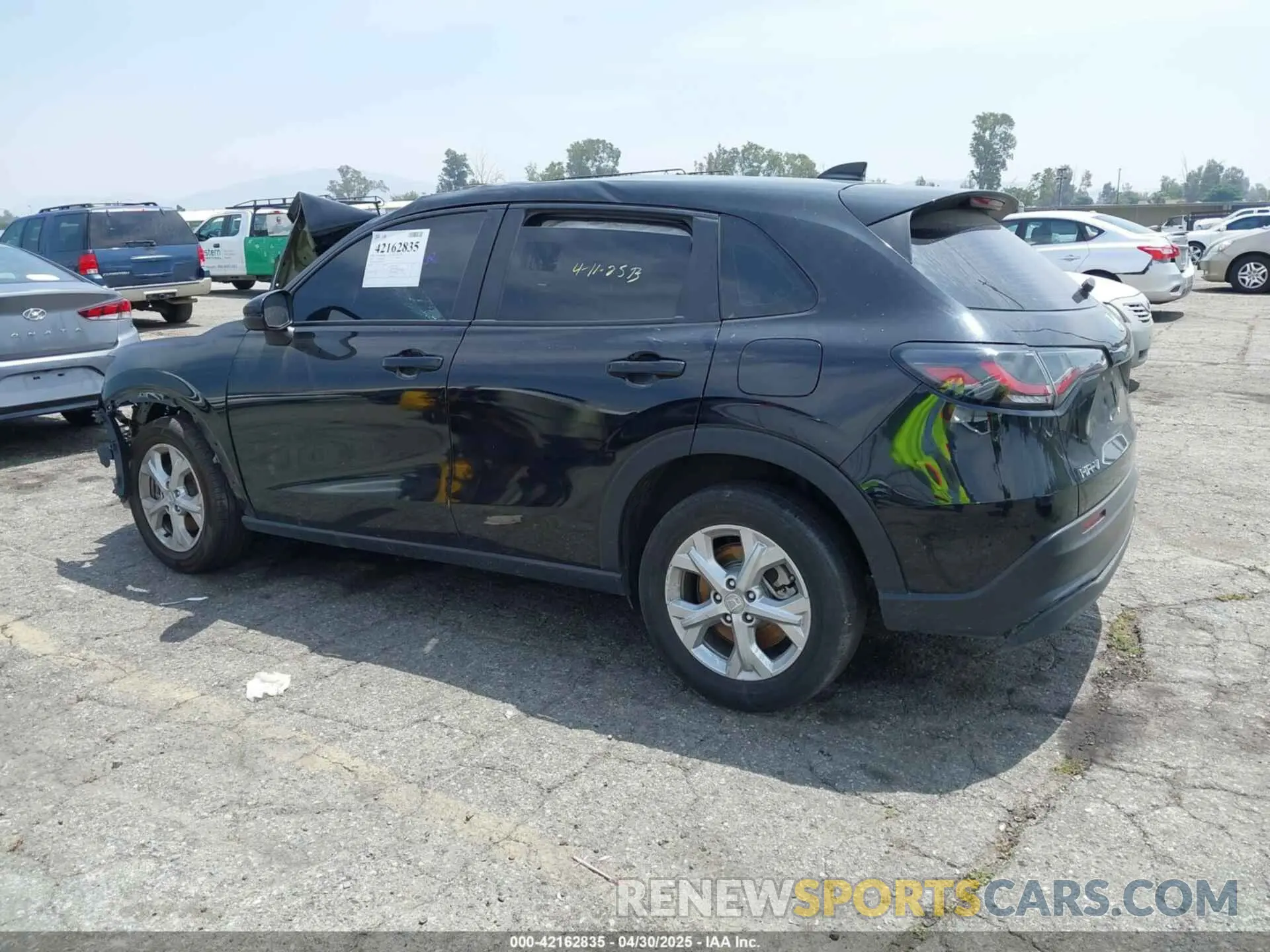 3 Photograph of a damaged car 3CZRZ1H32PM742306 HONDA HR-V 2023