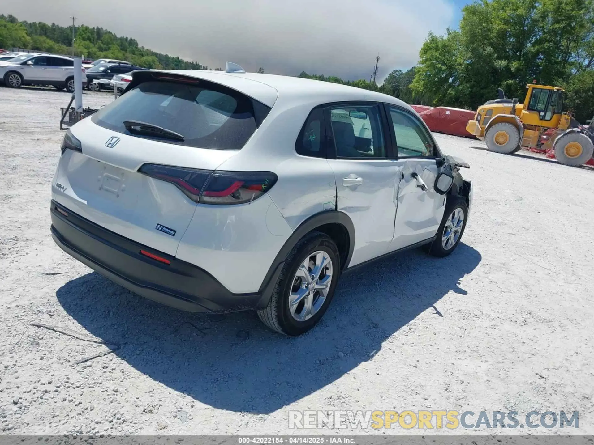 4 Фотография поврежденного автомобиля 3CZRZ1H33PM717656 HONDA HR-V 2023