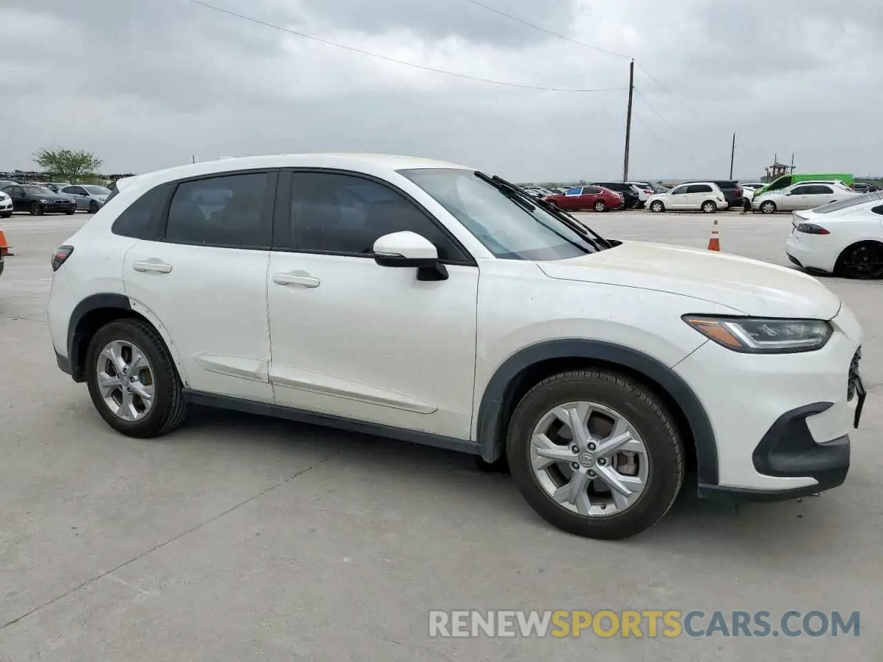 4 Photograph of a damaged car 3CZRZ1H34PM704706 HONDA HR-V 2023