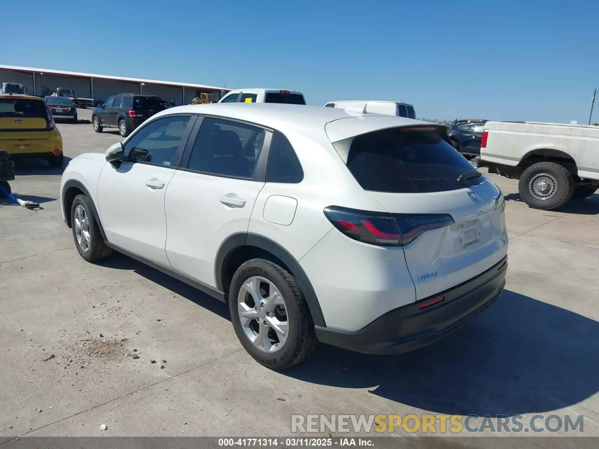 3 Фотография поврежденного автомобиля 3CZRZ1H34PM707380 HONDA HR-V 2023