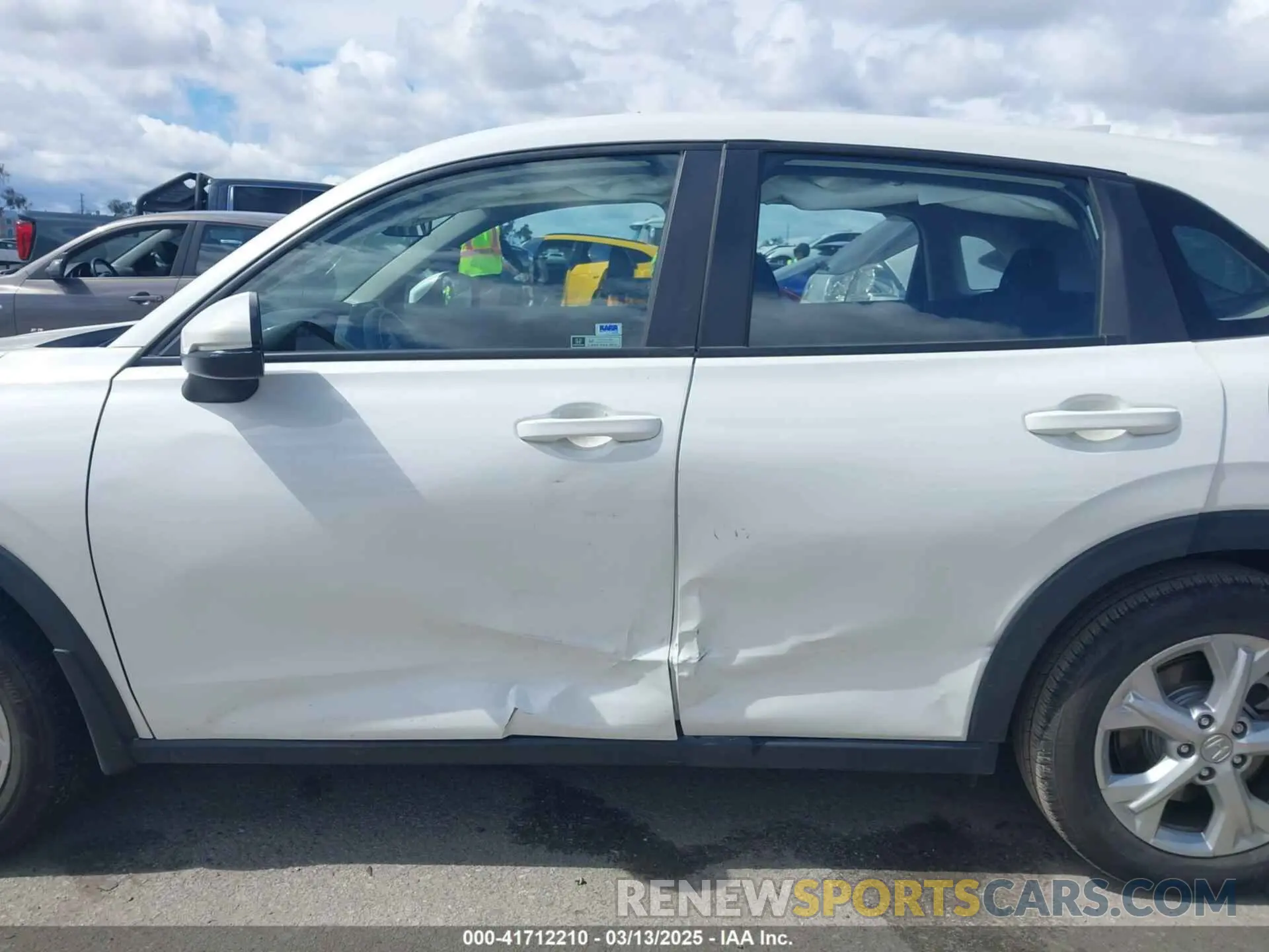 14 Photograph of a damaged car 3CZRZ1H39PM723008 HONDA HR-V 2023