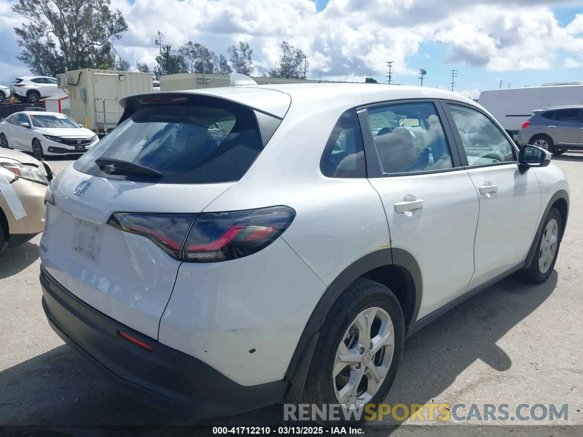 4 Photograph of a damaged car 3CZRZ1H39PM723008 HONDA HR-V 2023