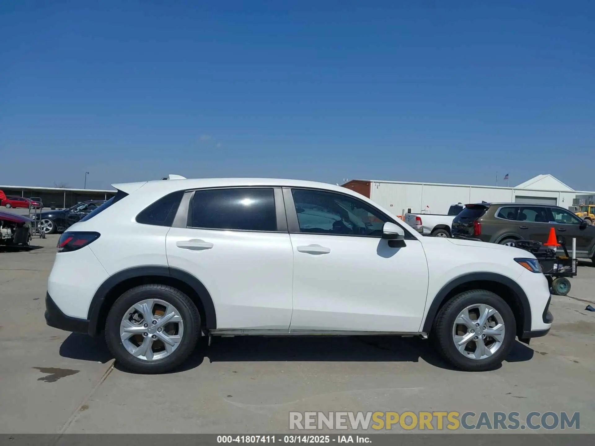 14 Photograph of a damaged car 3CZRZ1H3XPM729352 HONDA HR-V 2023
