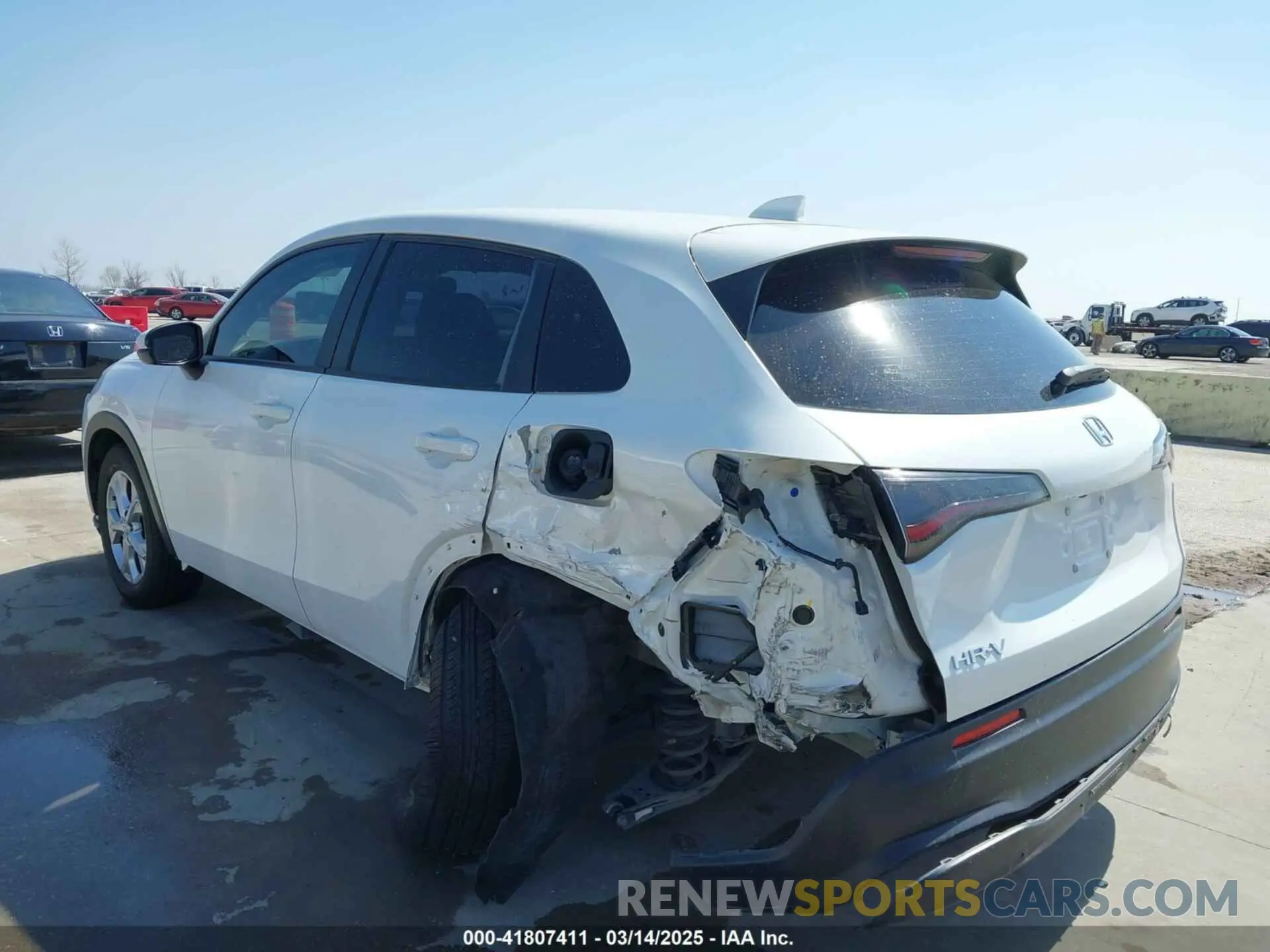 3 Photograph of a damaged car 3CZRZ1H3XPM729352 HONDA HR-V 2023