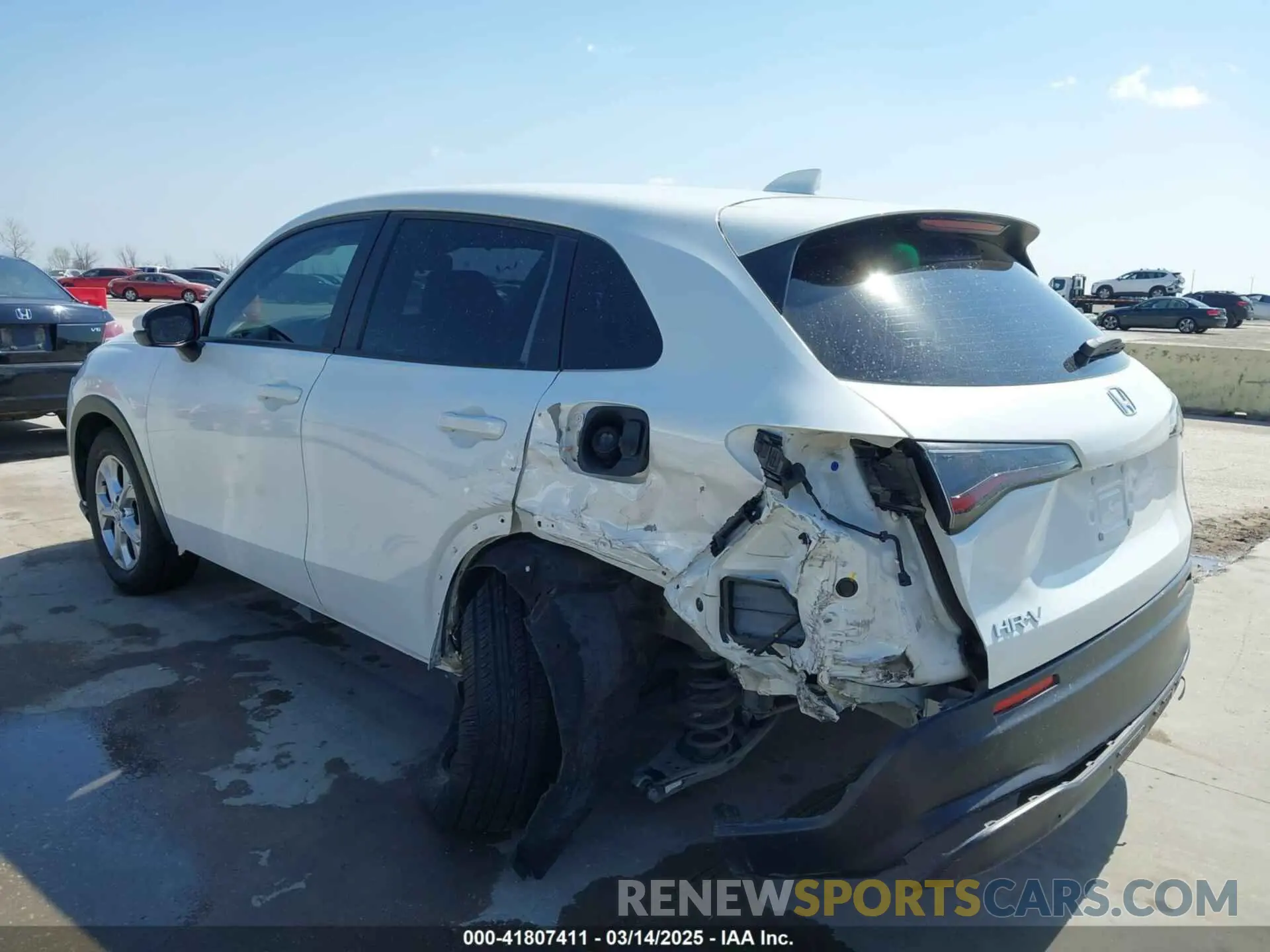 6 Photograph of a damaged car 3CZRZ1H3XPM729352 HONDA HR-V 2023