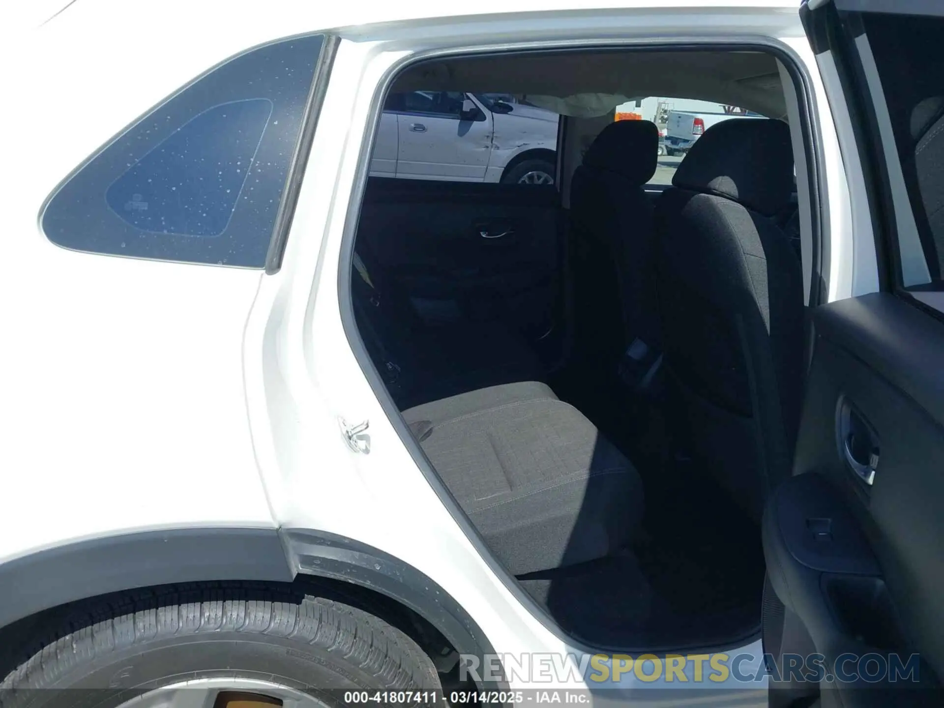 8 Photograph of a damaged car 3CZRZ1H3XPM729352 HONDA HR-V 2023