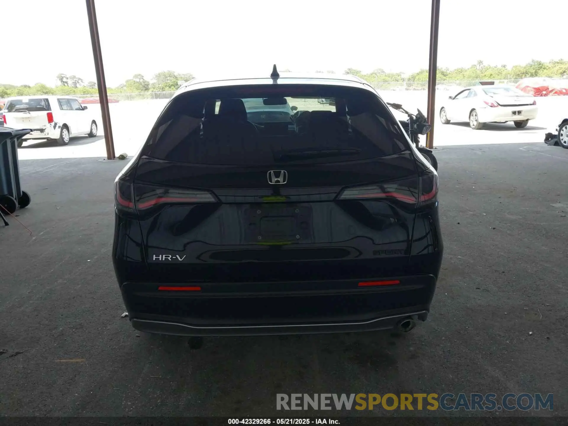 16 Photograph of a damaged car 3CZRZ1H53PM730098 HONDA HR-V 2023