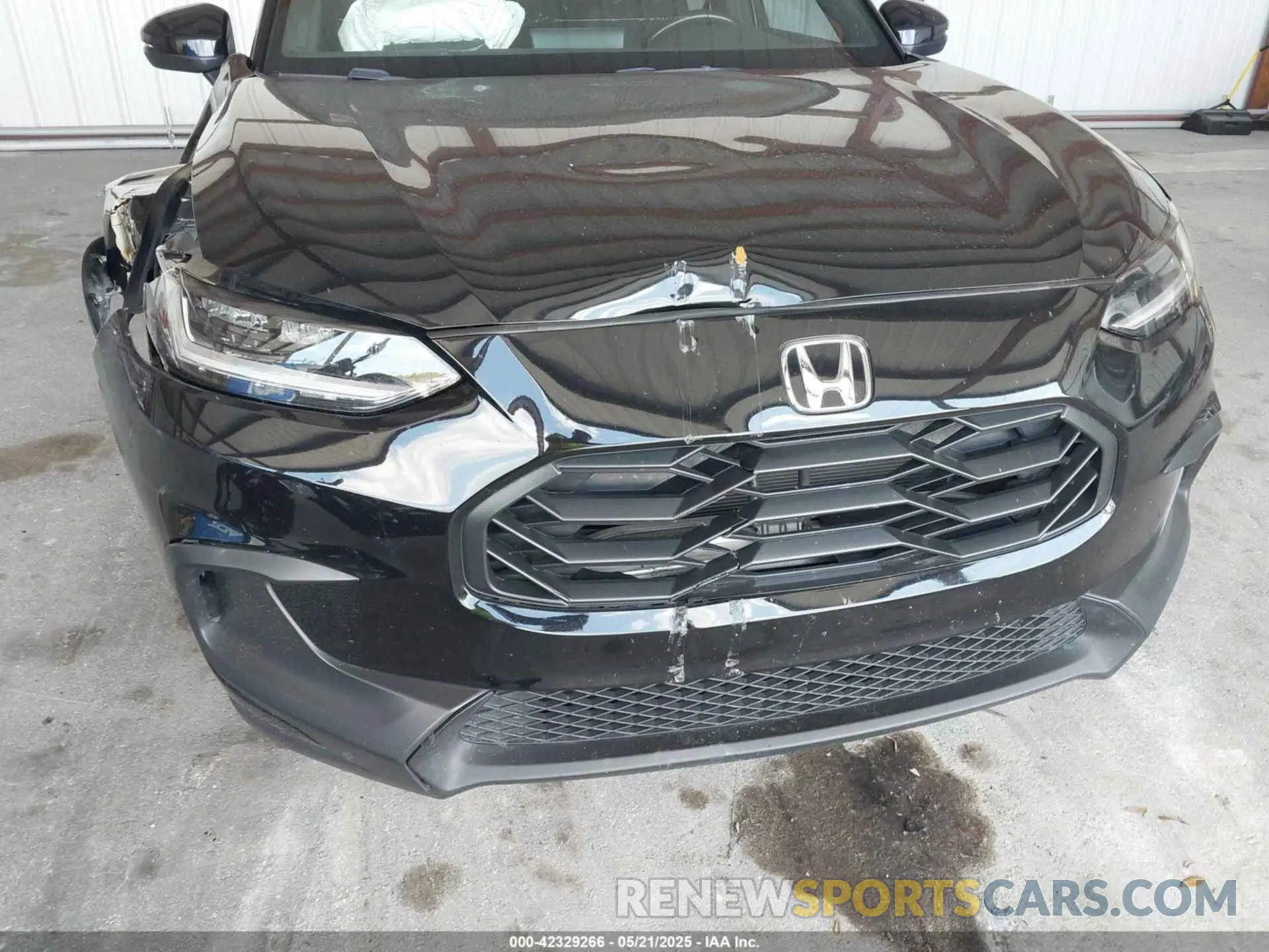 17 Photograph of a damaged car 3CZRZ1H53PM730098 HONDA HR-V 2023