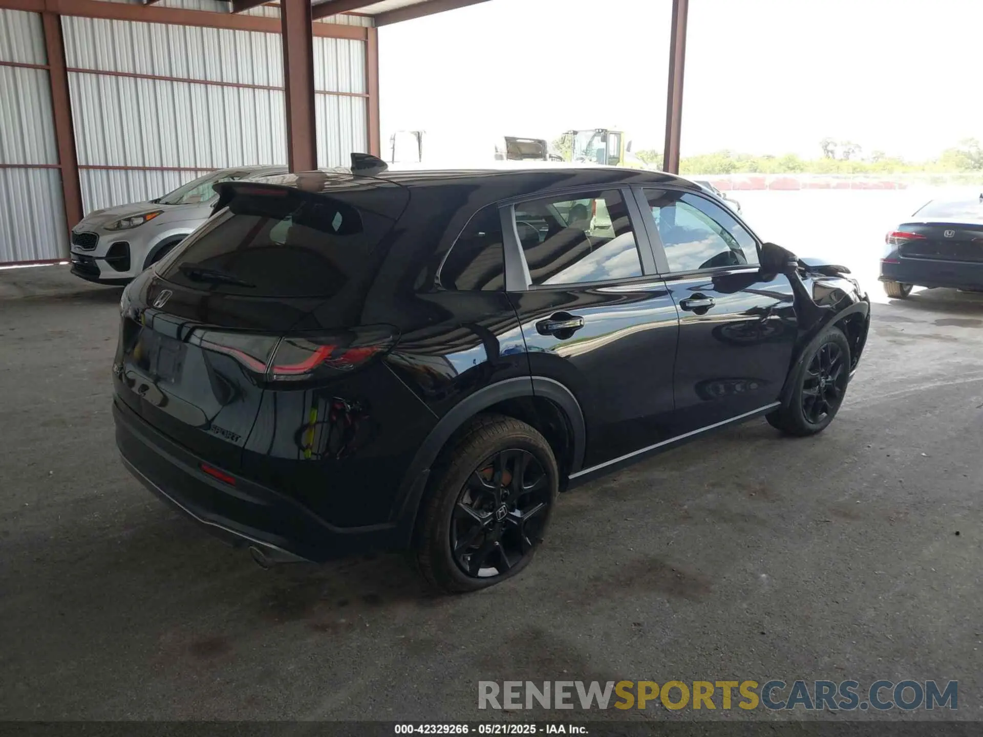 4 Photograph of a damaged car 3CZRZ1H53PM730098 HONDA HR-V 2023