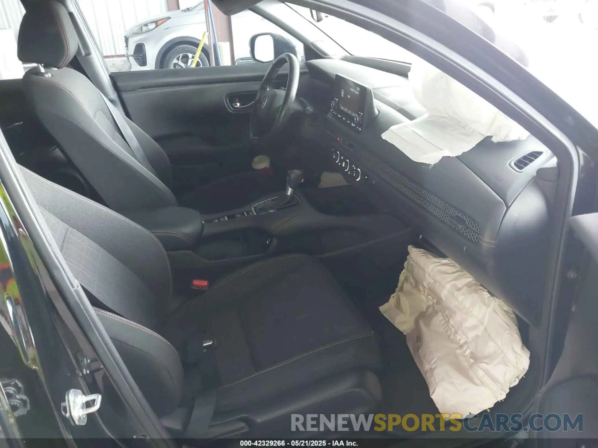 5 Photograph of a damaged car 3CZRZ1H53PM730098 HONDA HR-V 2023