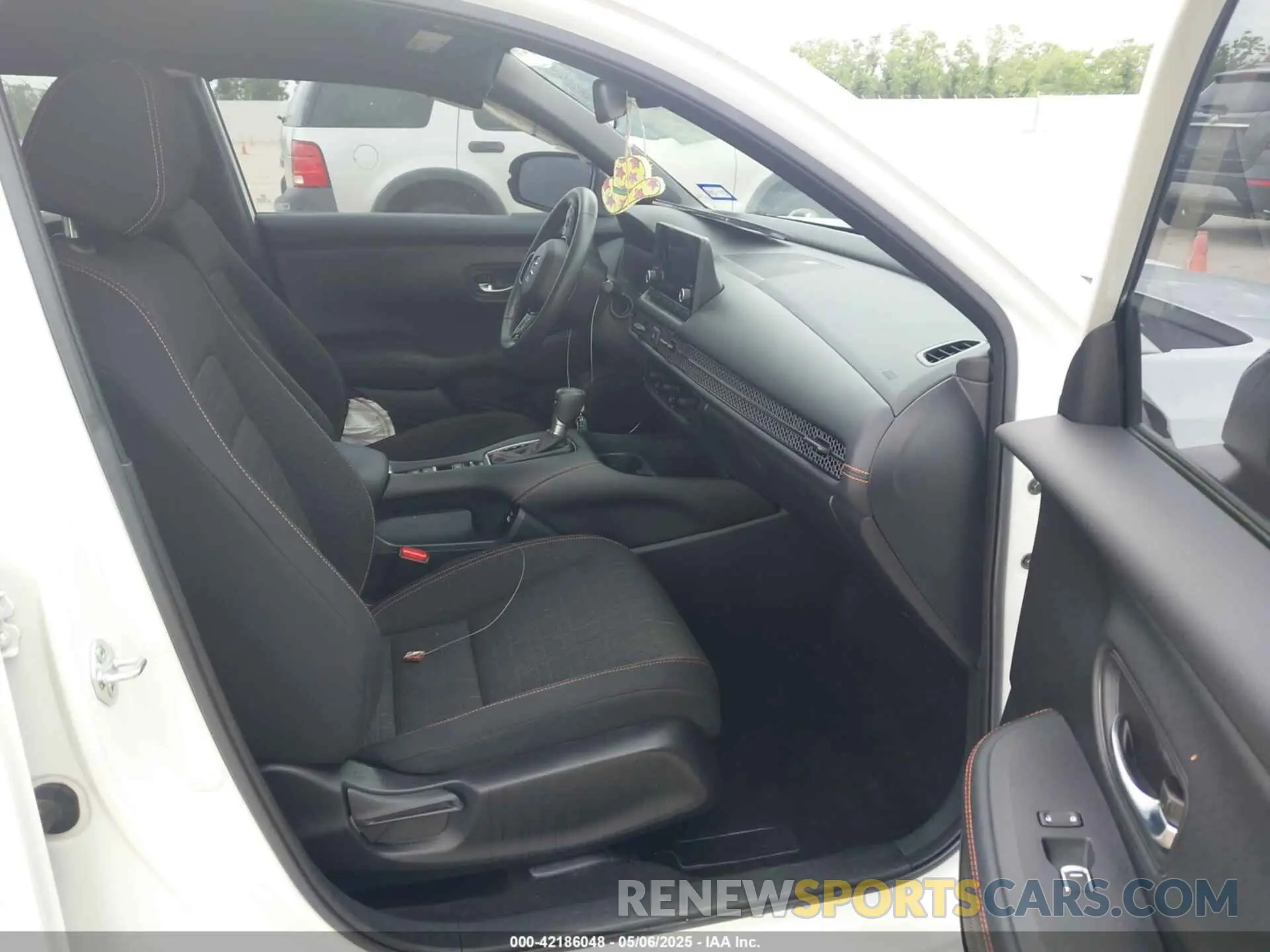 5 Photograph of a damaged car 3CZRZ1H54PM726271 HONDA HR-V 2023