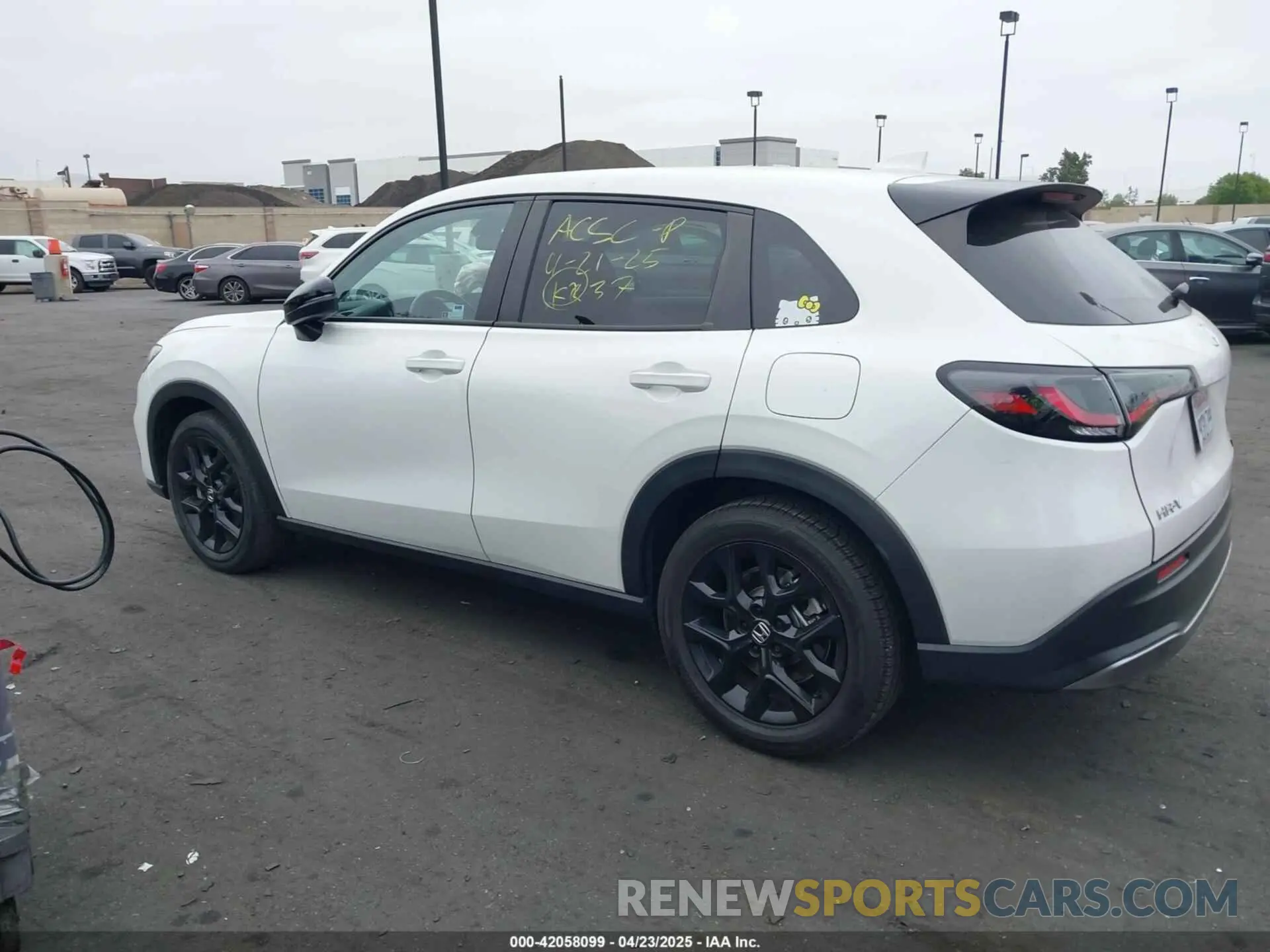 15 Photograph of a damaged car 3CZRZ1H55PM704022 HONDA HR-V 2023