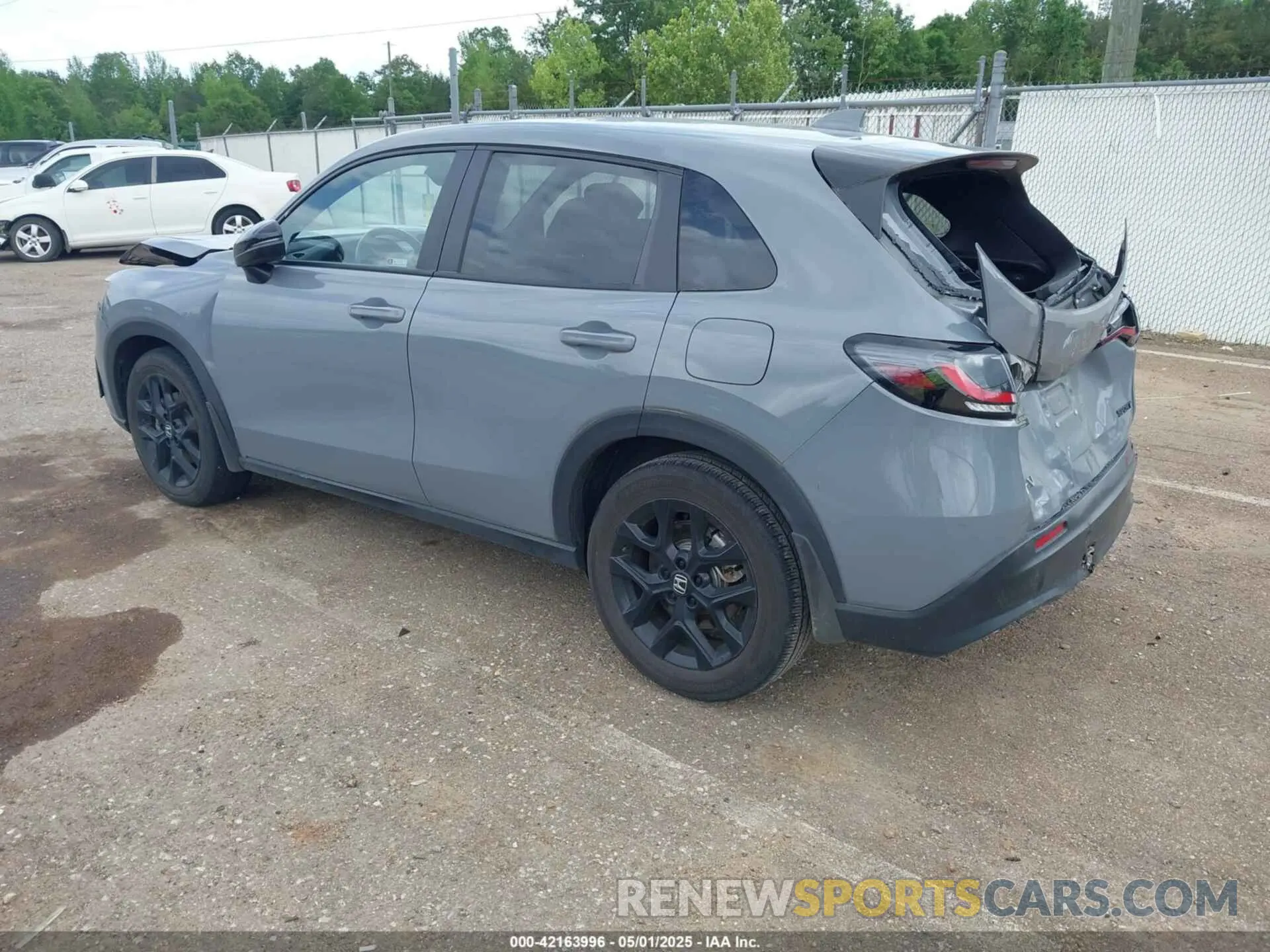 3 Photograph of a damaged car 3CZRZ1H55PM746657 HONDA HR-V 2023