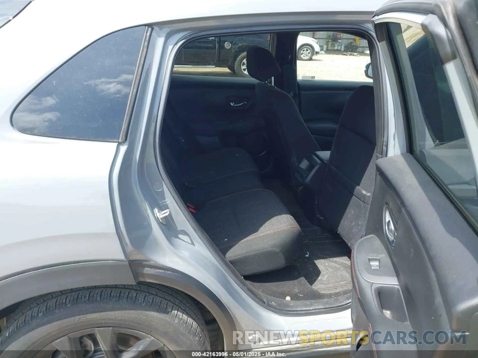 8 Photograph of a damaged car 3CZRZ1H55PM746657 HONDA HR-V 2023