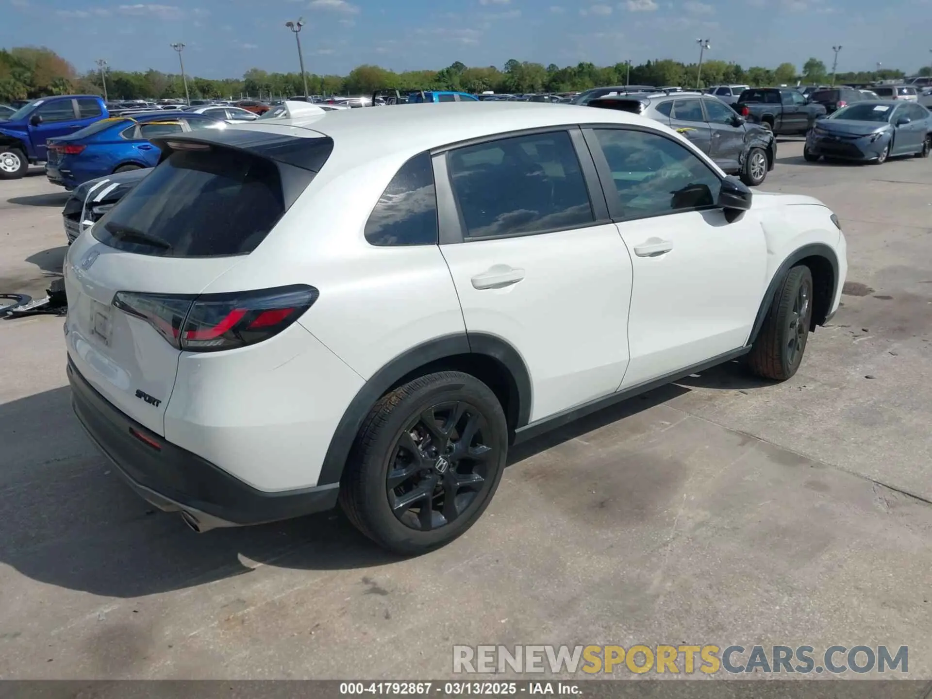 4 Фотография поврежденного автомобиля 3CZRZ1H57PM704068 HONDA HR-V 2023
