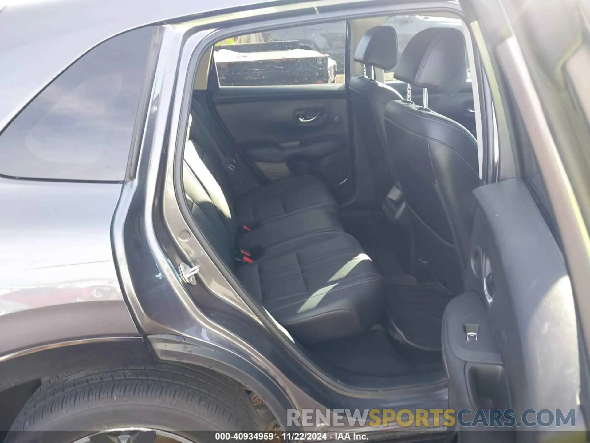 8 Photograph of a damaged car 3CZRZ1H70PM735938 HONDA HR-V 2023