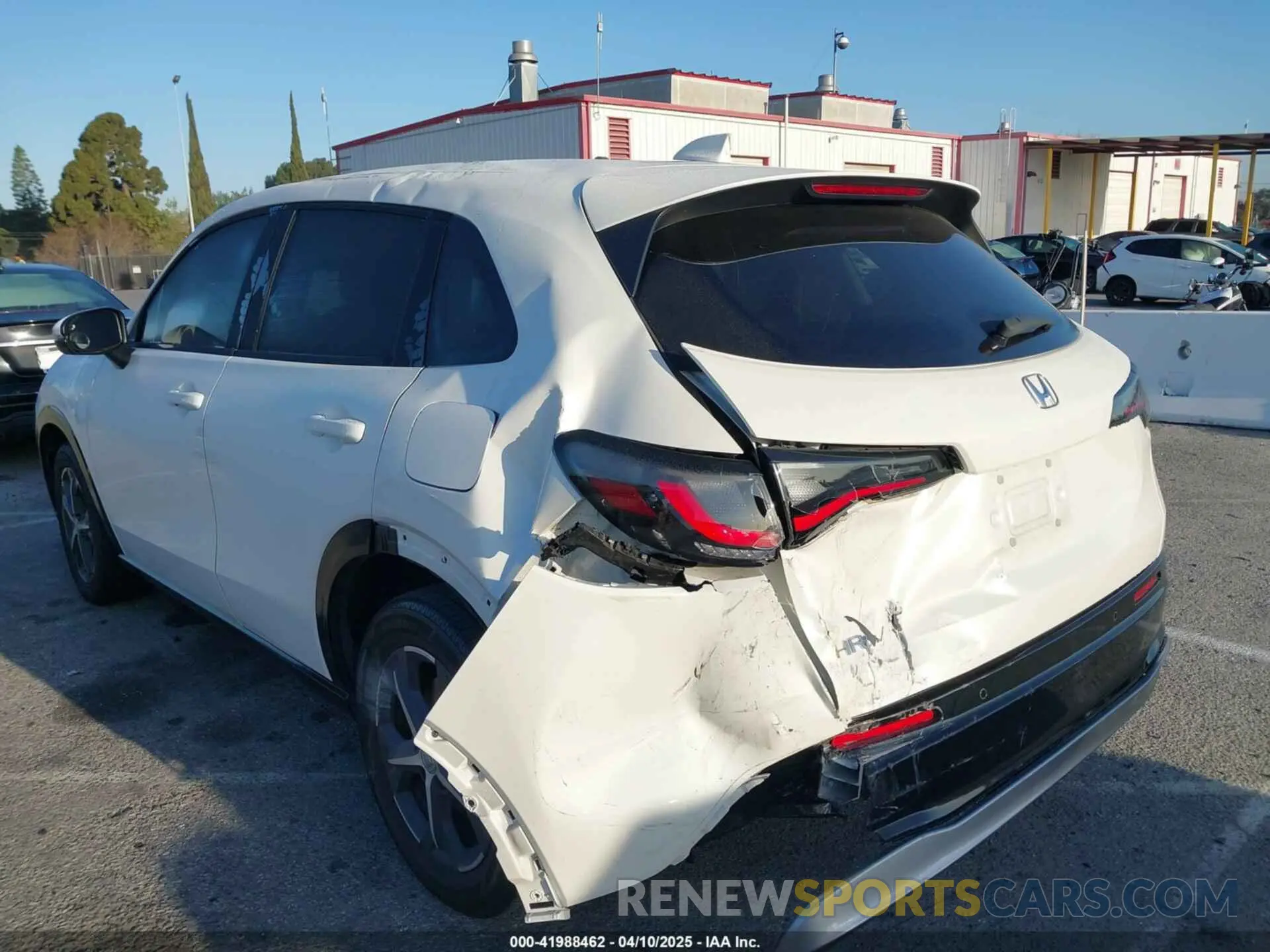 16 Photograph of a damaged car 3CZRZ1H71PM706111 HONDA HR-V 2023