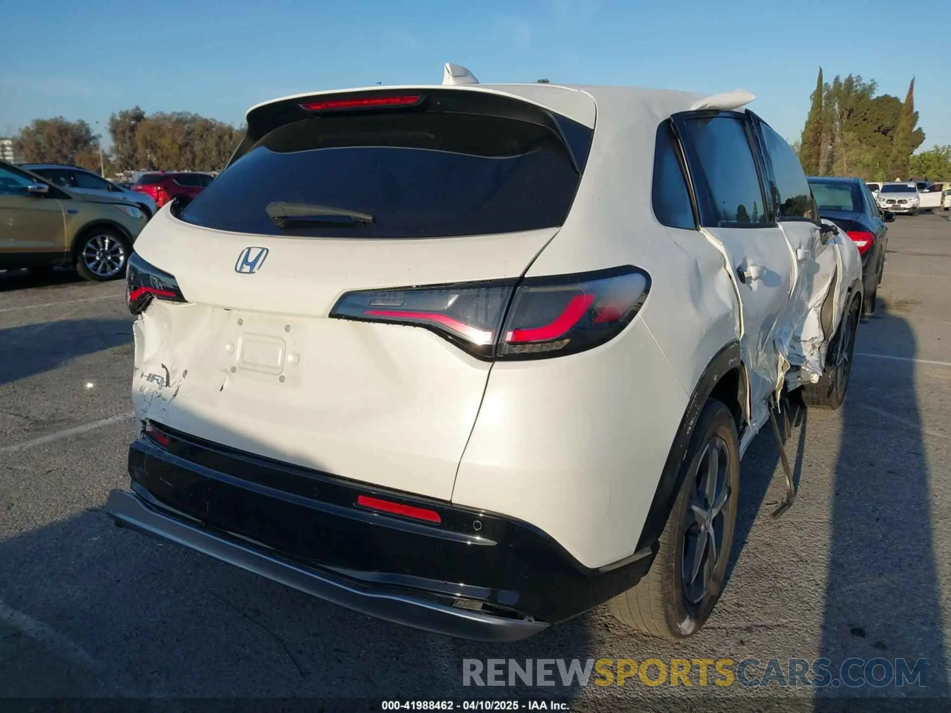 4 Photograph of a damaged car 3CZRZ1H71PM706111 HONDA HR-V 2023