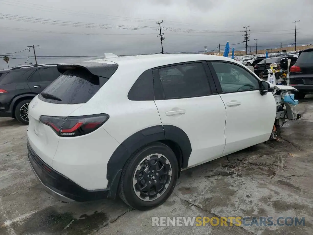 3 Photograph of a damaged car 3CZRZ1H72PM733947 HONDA HR-V 2023