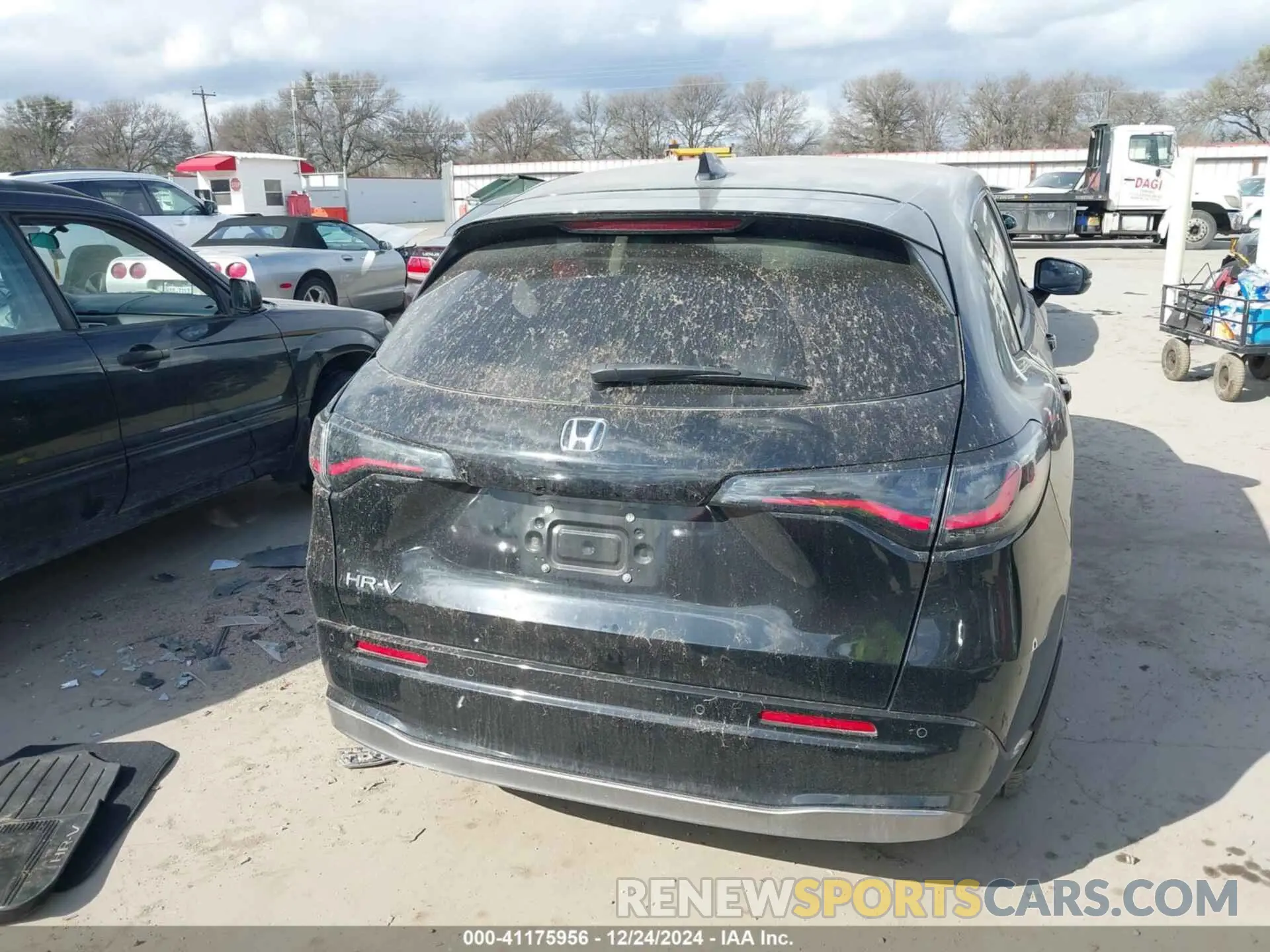 17 Photograph of a damaged car 3CZRZ1H73PM704859 HONDA HR-V 2023