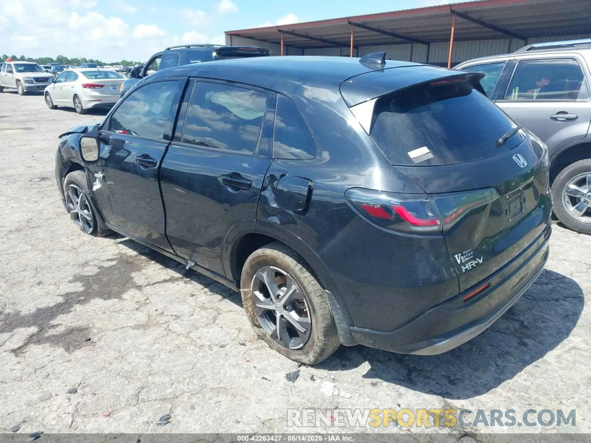 3 Photograph of a damaged car 3CZRZ1H77PM735273 HONDA HR-V 2023