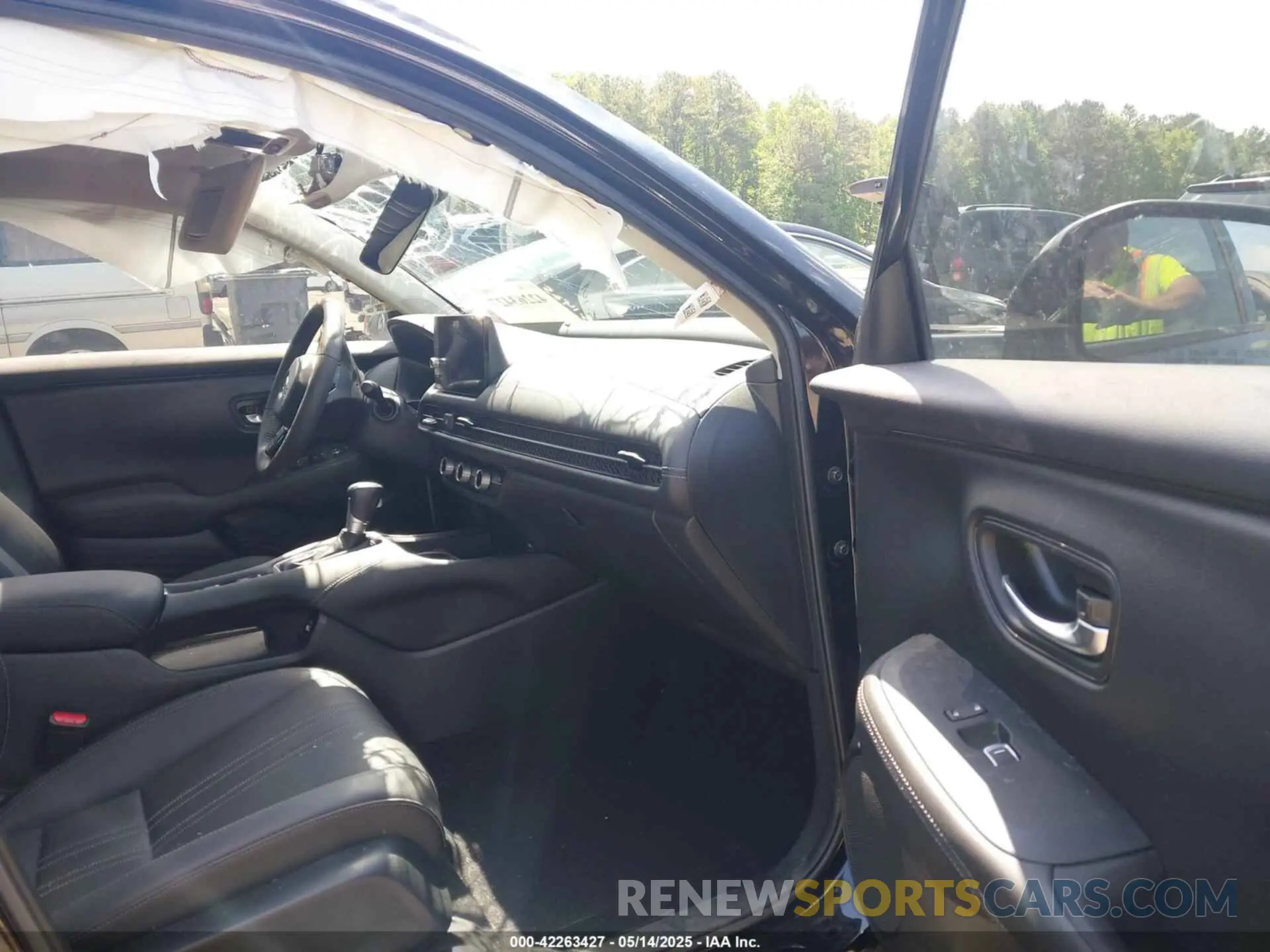 5 Photograph of a damaged car 3CZRZ1H77PM735273 HONDA HR-V 2023