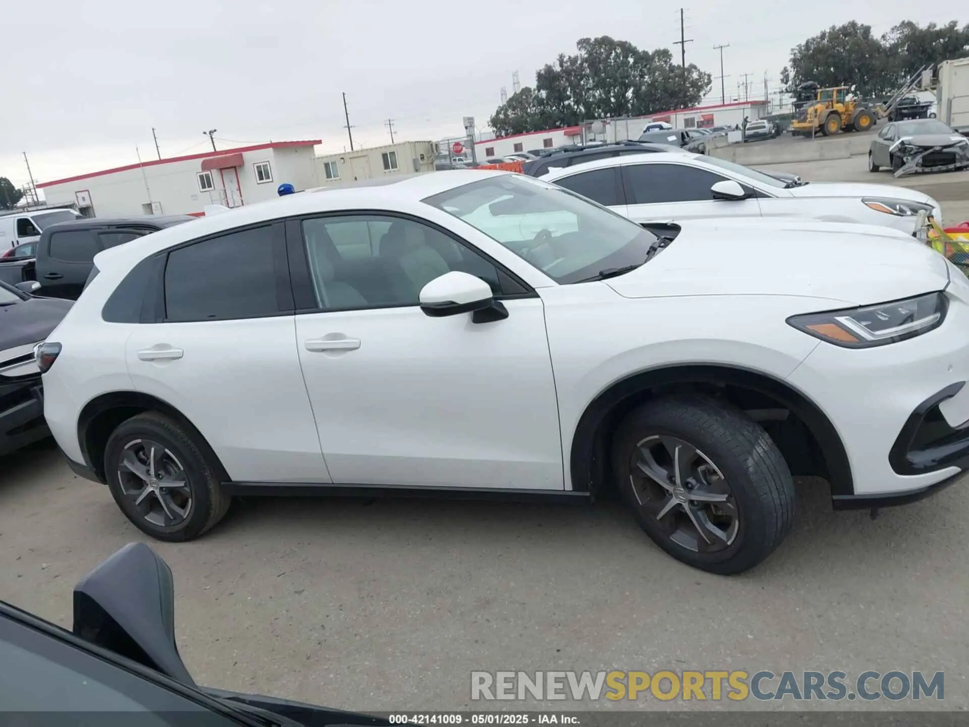 14 Photograph of a damaged car 3CZRZ1H7XPM724137 HONDA HR-V 2023