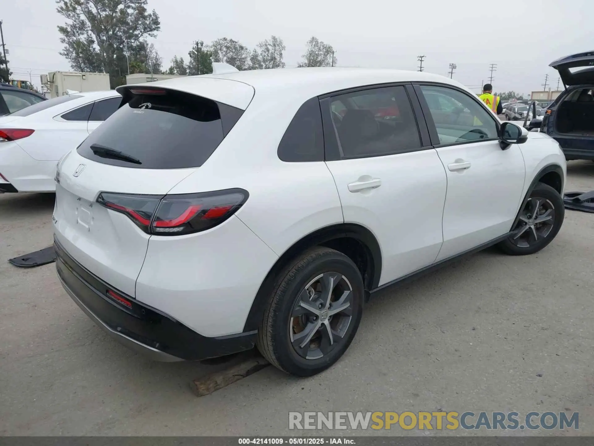 4 Photograph of a damaged car 3CZRZ1H7XPM724137 HONDA HR-V 2023