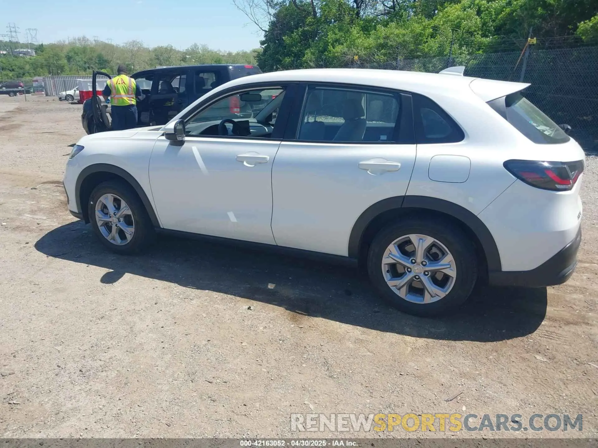 3 Photograph of a damaged car 3CZRZ2H36PM706995 HONDA HR-V 2023