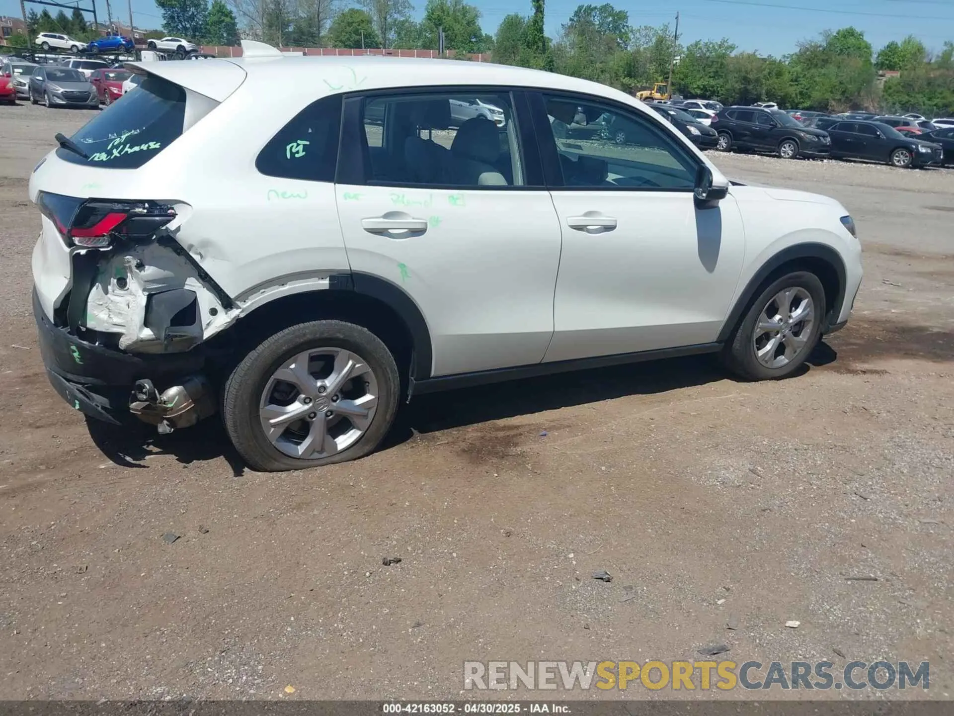 4 Photograph of a damaged car 3CZRZ2H36PM706995 HONDA HR-V 2023