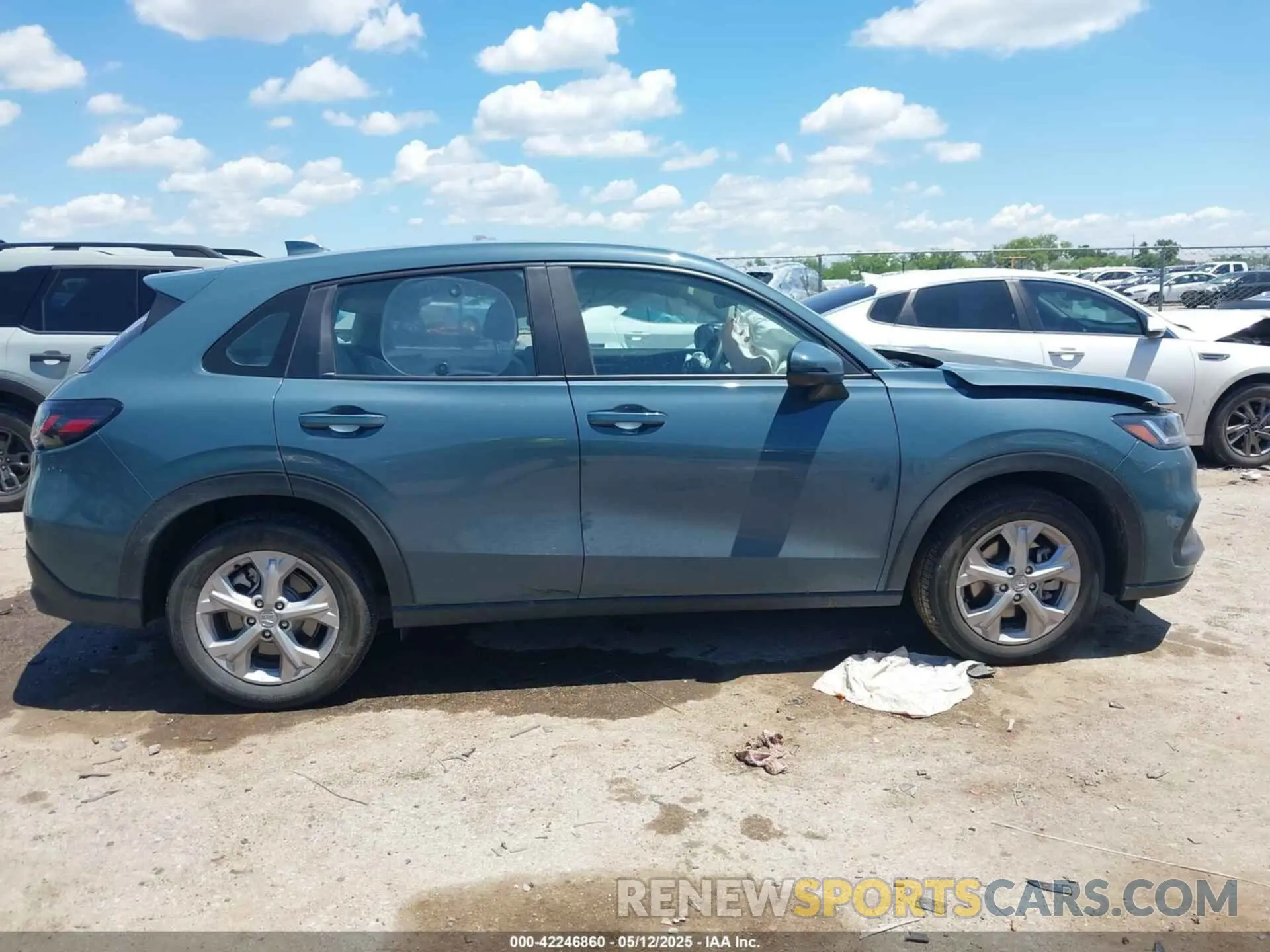 13 Photograph of a damaged car 3CZRZ2H36PM742623 HONDA HR-V 2023
