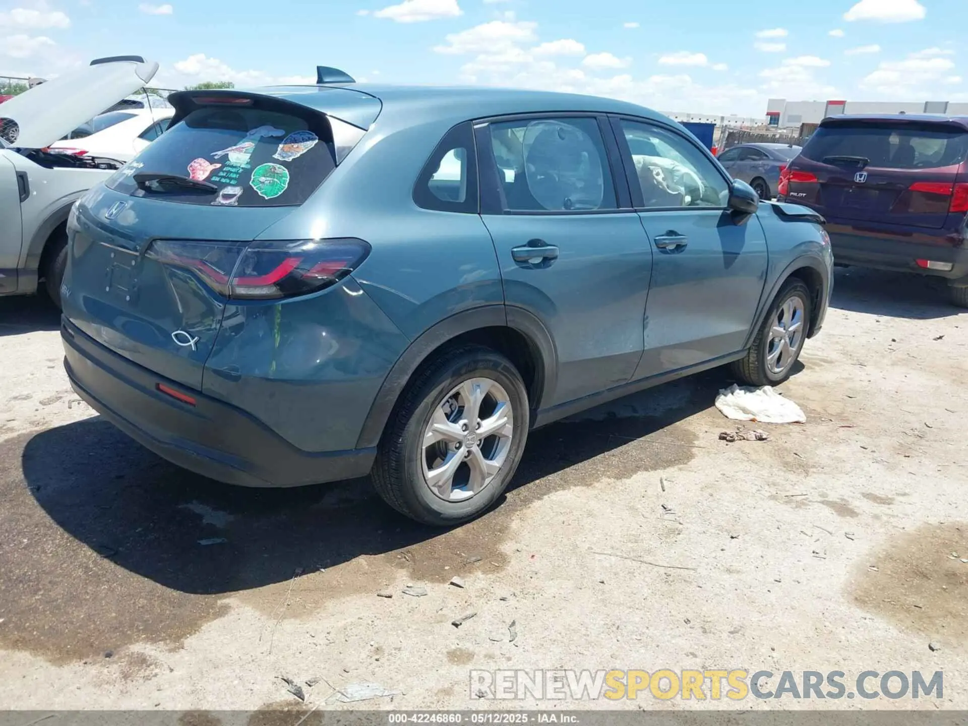 4 Photograph of a damaged car 3CZRZ2H36PM742623 HONDA HR-V 2023