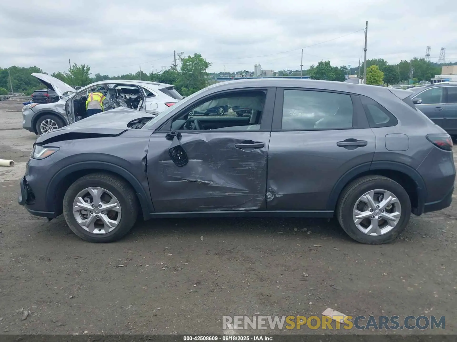 13 Photograph of a damaged car 3CZRZ2H37PM745529 HONDA HR-V 2023