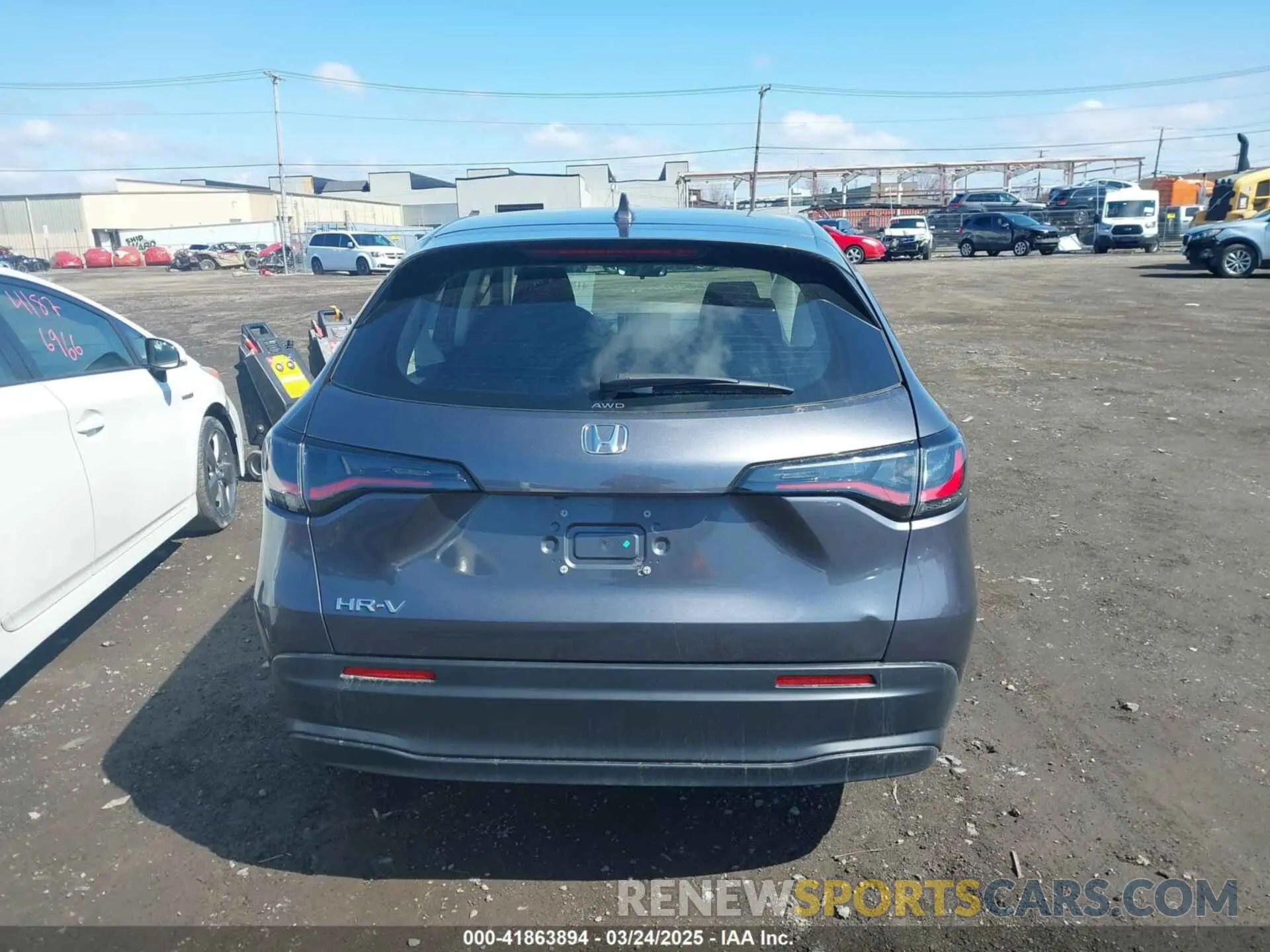 16 Photograph of a damaged car 3CZRZ2H39PM721894 HONDA HR-V 2023
