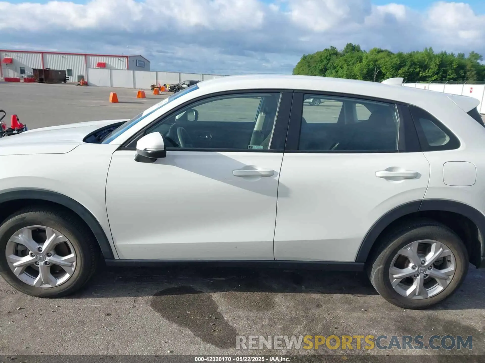 14 Photograph of a damaged car 3CZRZ2H3XPM741846 HONDA HR-V 2023