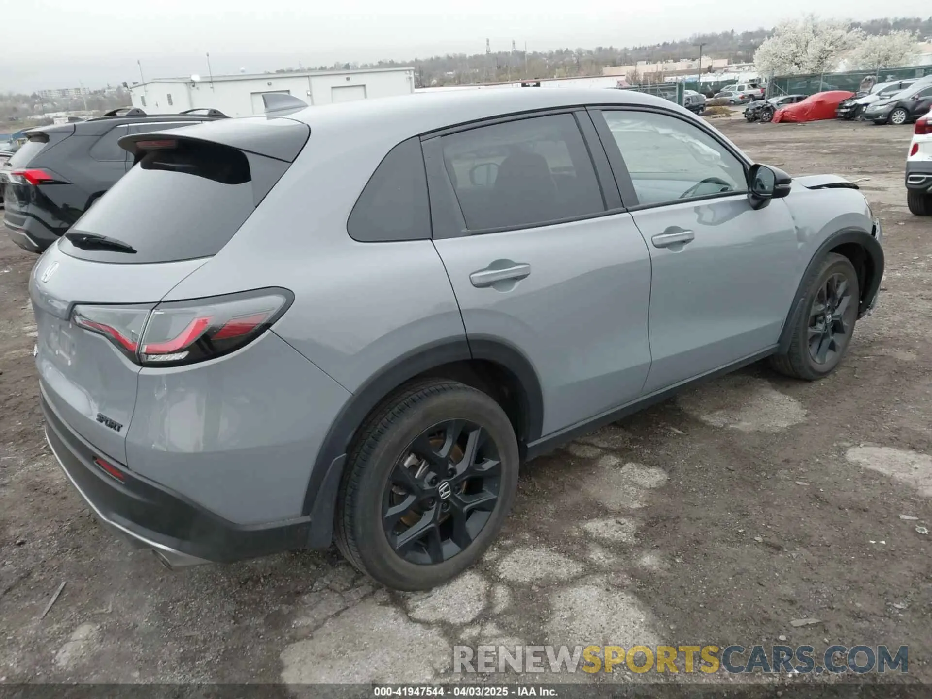 4 Фотография поврежденного автомобиля 3CZRZ2H52PM732446 HONDA HR-V 2023