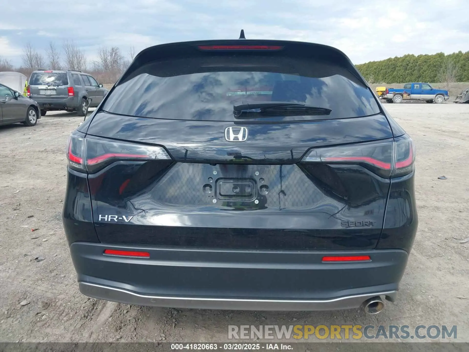 17 Photograph of a damaged car 3CZRZ2H55PM704446 HONDA HR-V 2023